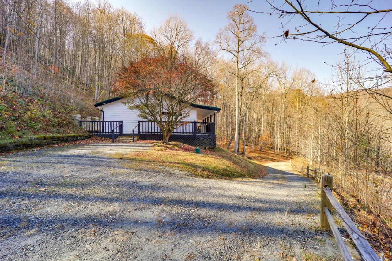 Pet-Friendly Spruce Pine Cabin With Private Fire Pit Exteriör bild