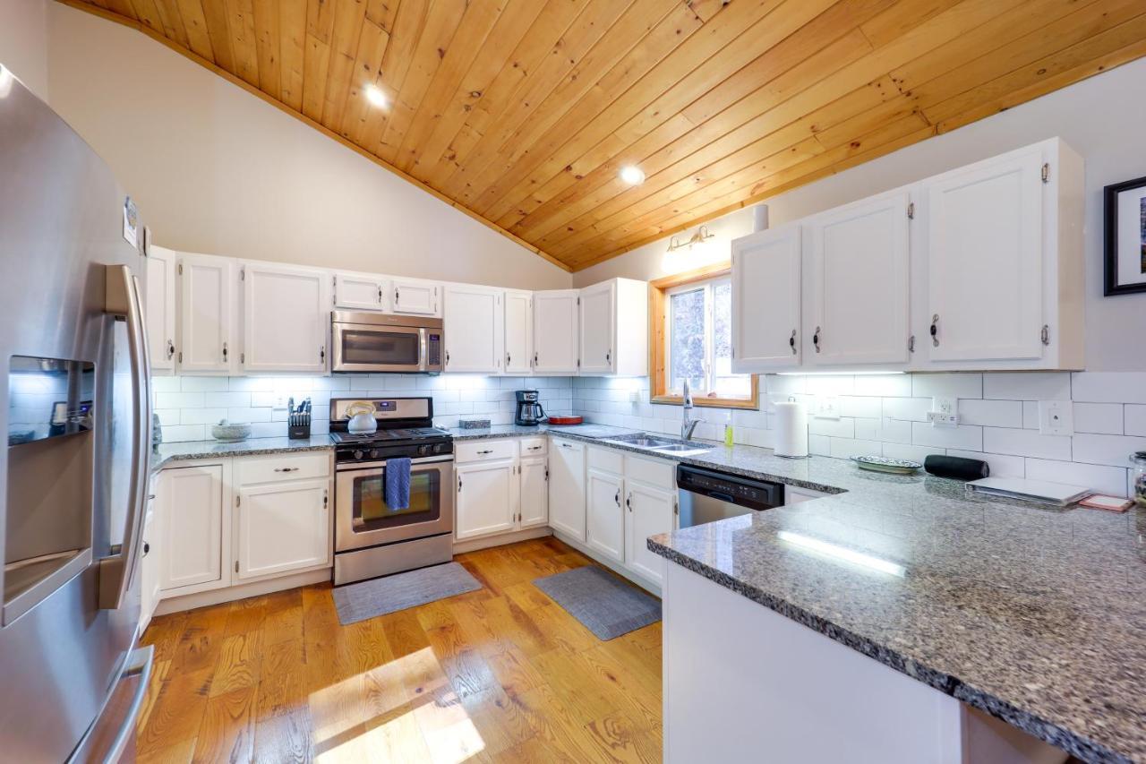 Pet-Friendly Spruce Pine Cabin With Private Fire Pit Exteriör bild