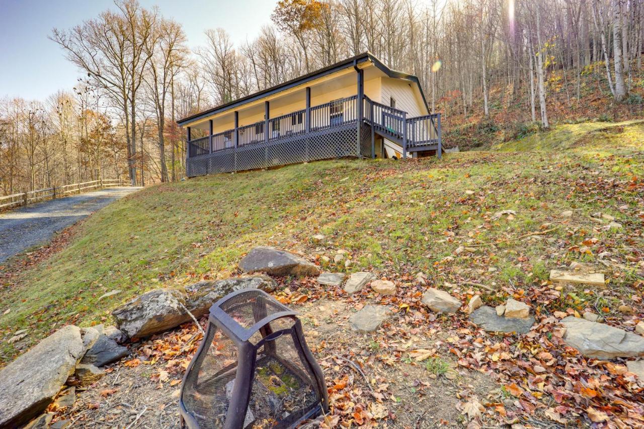 Pet-Friendly Spruce Pine Cabin With Private Fire Pit Exteriör bild