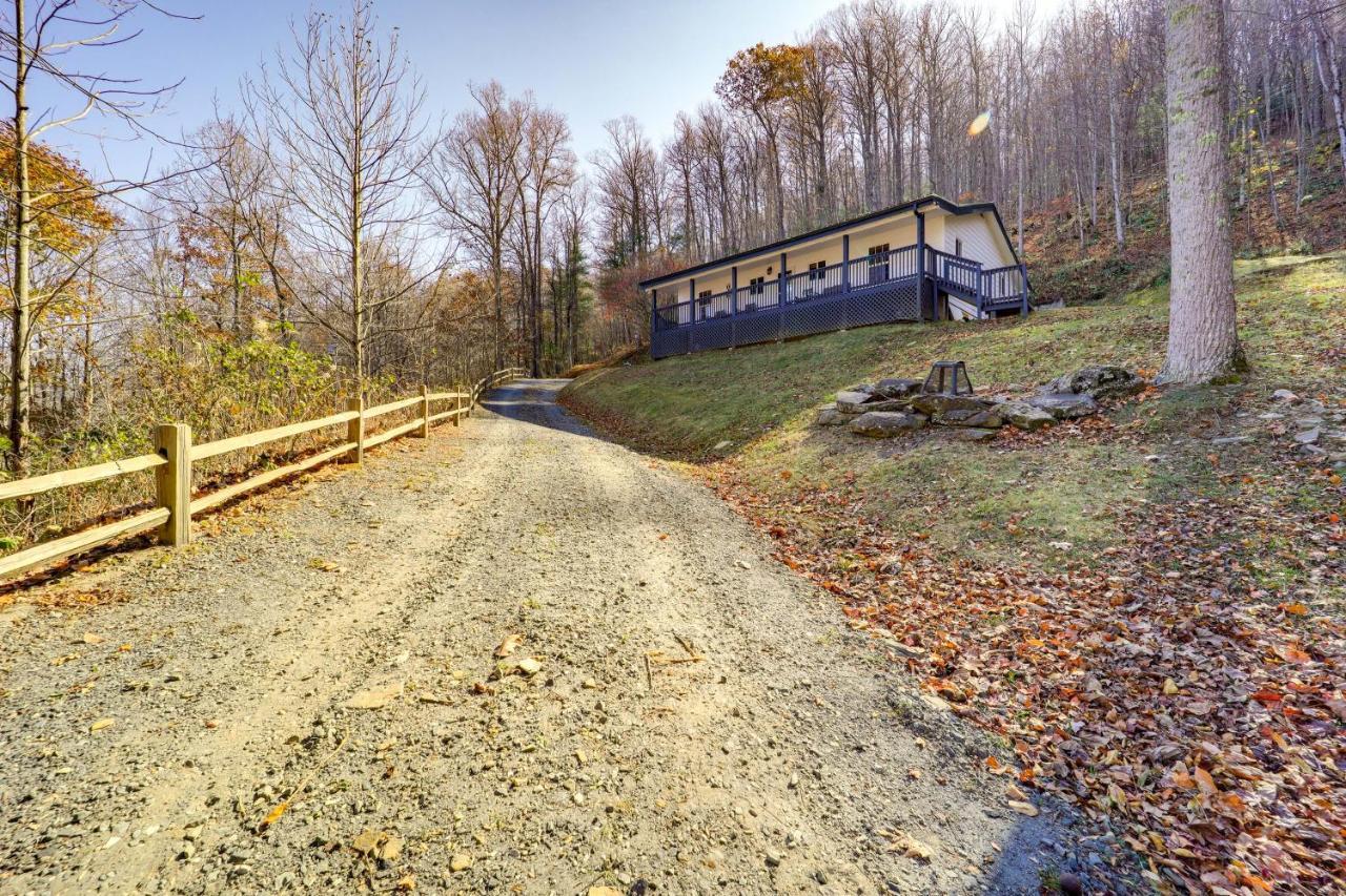 Pet-Friendly Spruce Pine Cabin With Private Fire Pit Exteriör bild