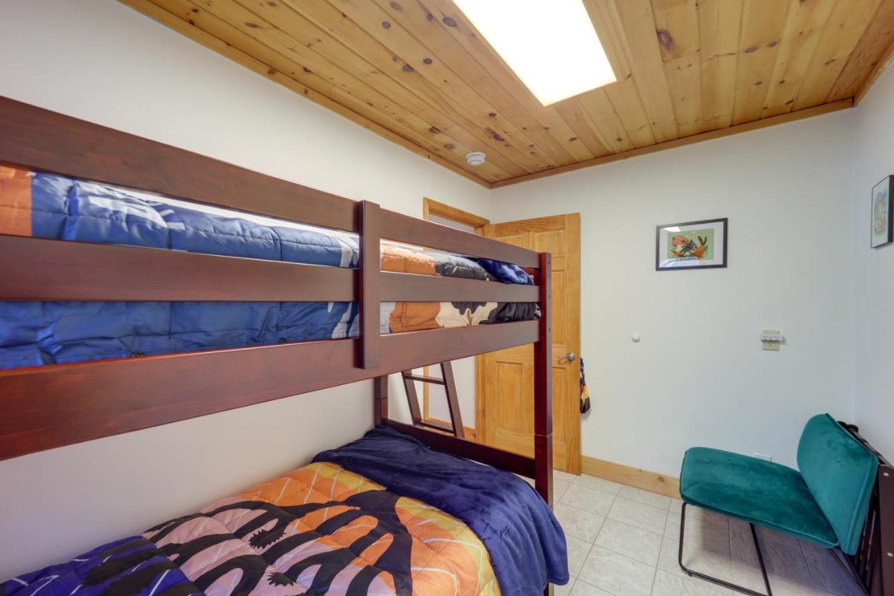 Pet-Friendly Spruce Pine Cabin With Private Fire Pit Exteriör bild