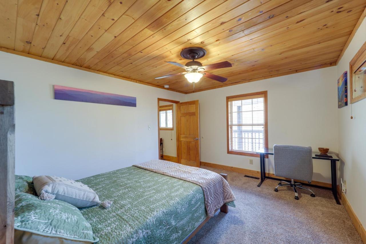 Pet-Friendly Spruce Pine Cabin With Private Fire Pit Exteriör bild